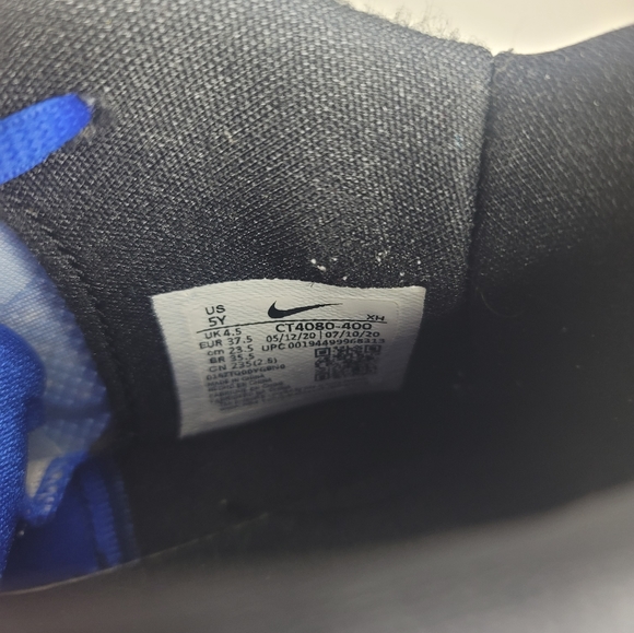 Nike Kyrie 7 Hyper Royal Unisex Sneaker - Picture 5 of 7